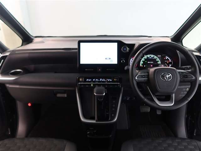 Toyota Voxy 8