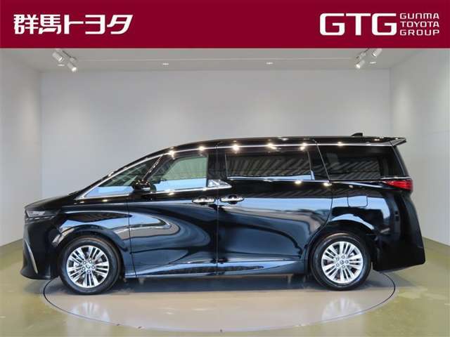 Toyota Alphard 4