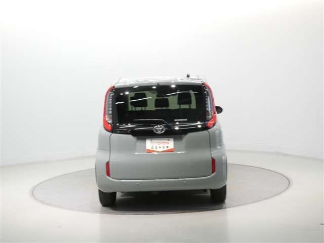 Toyota Sienta 6