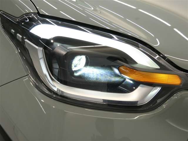 Toyota Sienta 10