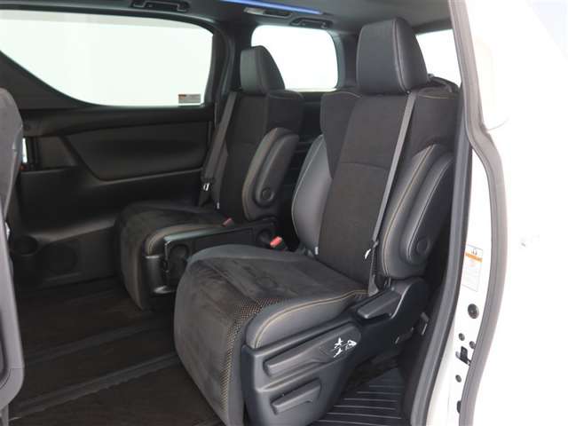 Toyota Alphard 12