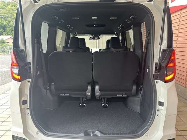 Toyota Noah 8