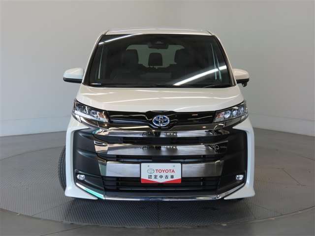 Toyota Noah 5