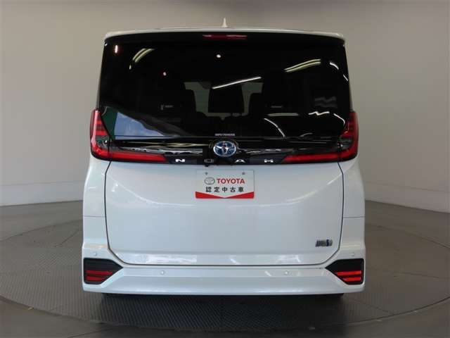 Toyota Noah 8