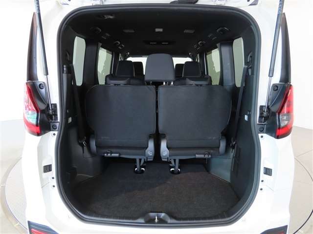 Toyota Noah 9