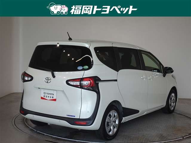 Toyota Sienta 3