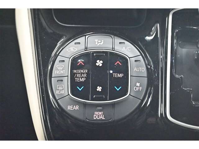Toyota Noah 7