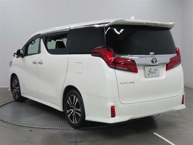Toyota Alphard 5