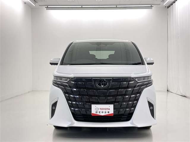 Toyota Alphard 4