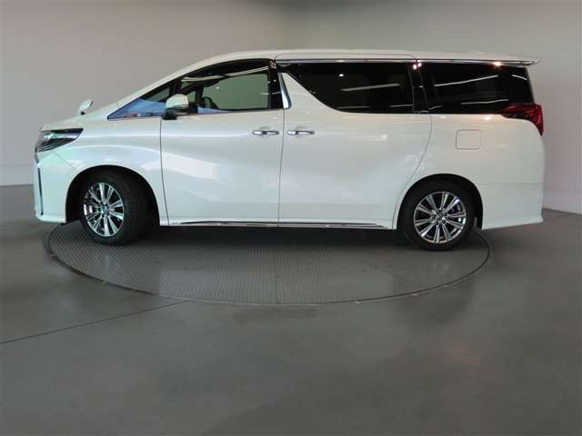 Toyota Alphard 6