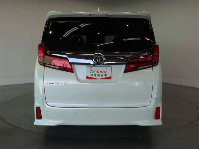 Toyota Alphard 8