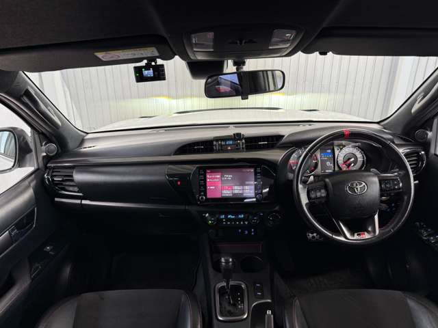 Toyota Hilux 2