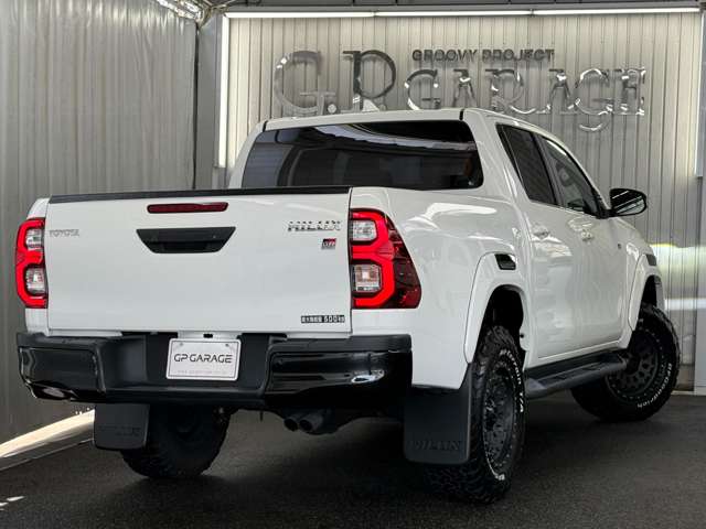 Toyota Hilux 4