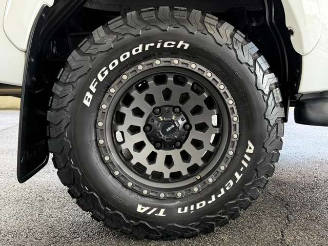 Toyota Hilux 8