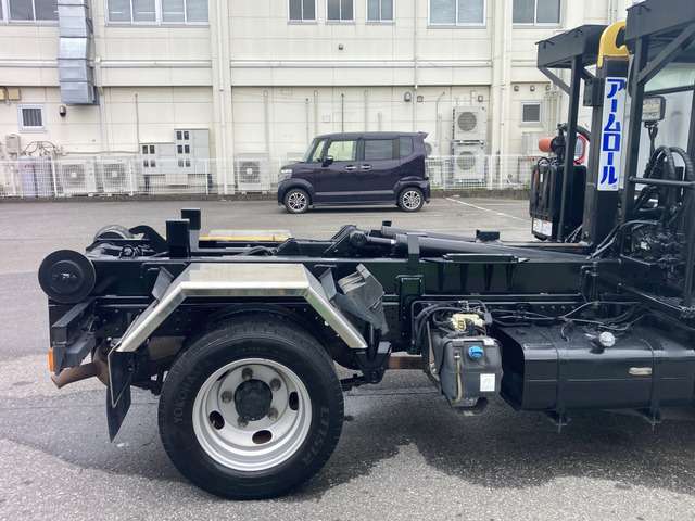 Mitsubishi Fuso Canter 9