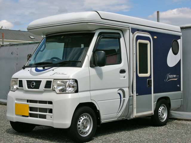 Nissan NT100 Clipper 3