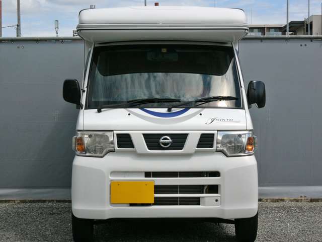 Nissan NT100 Clipper 4