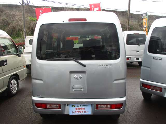 Daihatsu Hijet Cargo 5