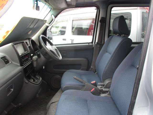 Daihatsu Hijet Cargo 8