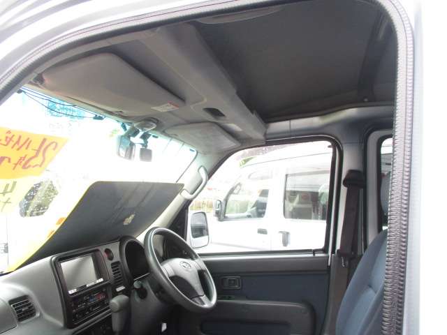 Daihatsu Hijet Cargo 9