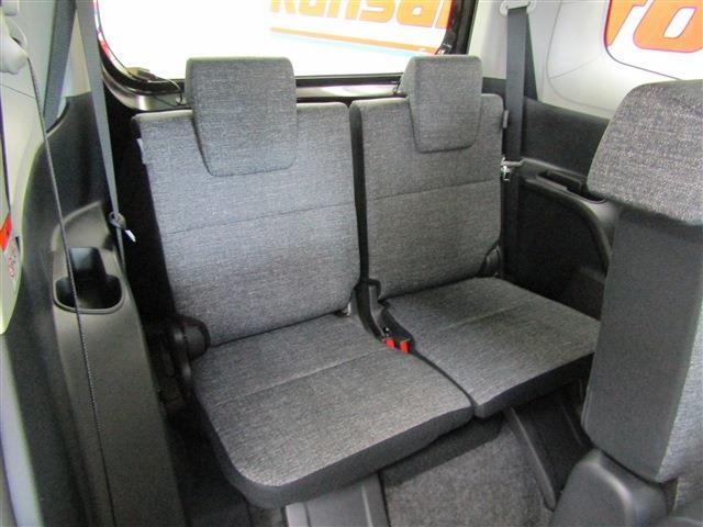 Toyota Sienta 9