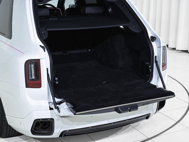 Rolls-Royce ブラックバッジカリナン 11