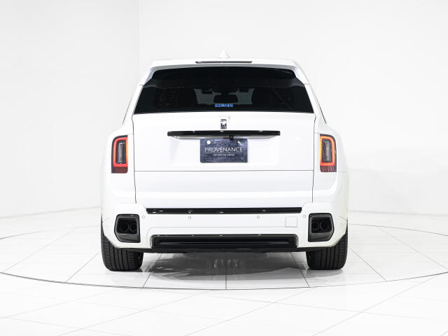 Rolls-Royce ブラックバッジカリナン 3