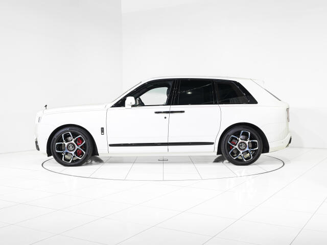 Rolls-Royce ブラックバッジカリナン 7