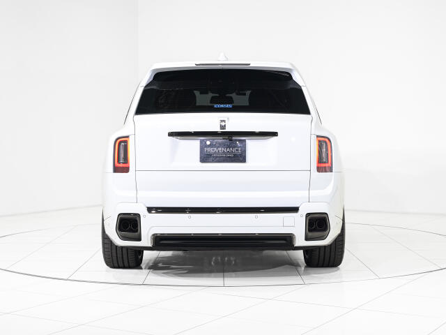 Rolls-Royce ブラックバッジカリナン 3