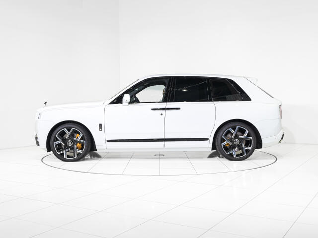 Rolls-Royce ブラックバッジカリナン 5