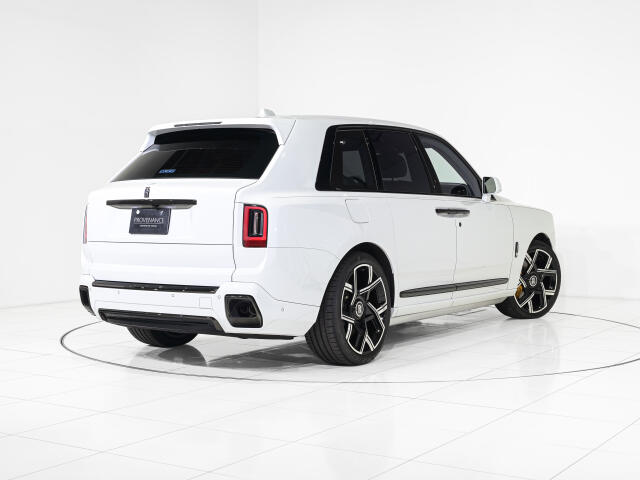 Rolls-Royce ブラックバッジカリナン 6