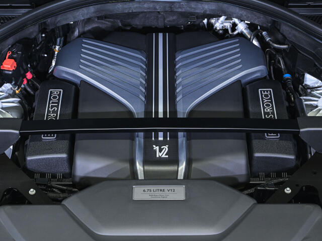 Rolls-Royce ブラックバッジカリナン 9