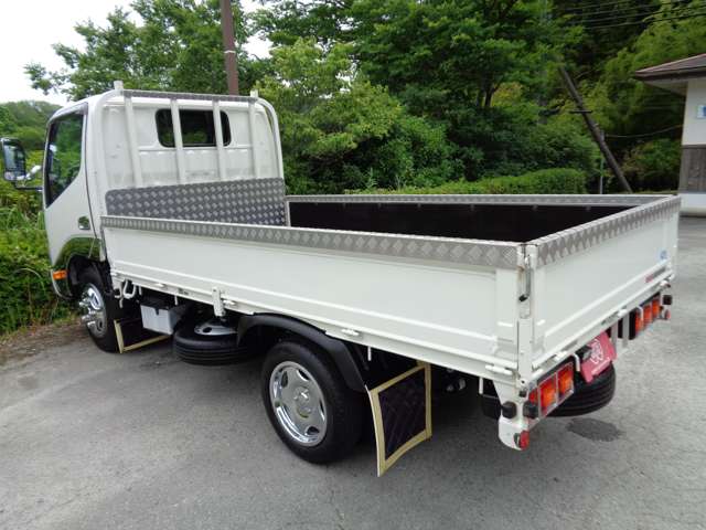 Hino Dutro 12