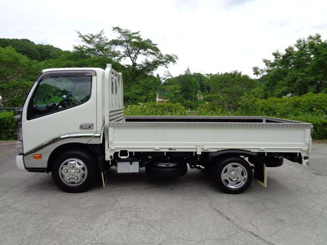 Hino Dutro 6
