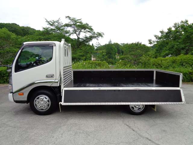 Hino Dutro 7