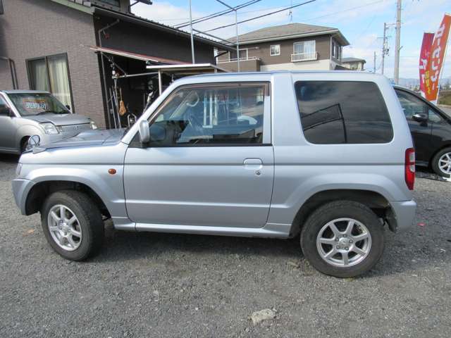 Mitsubishi Pajero Mini 4