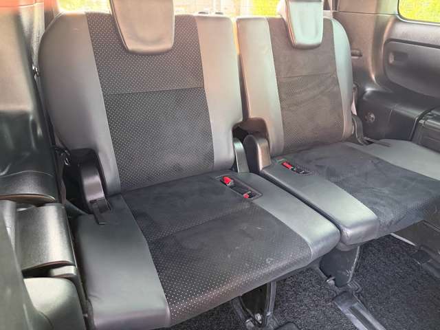 Toyota Voxy 11