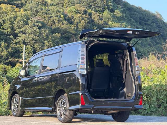 Toyota Voxy 5