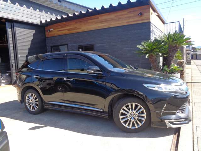 Toyota Harrier 4