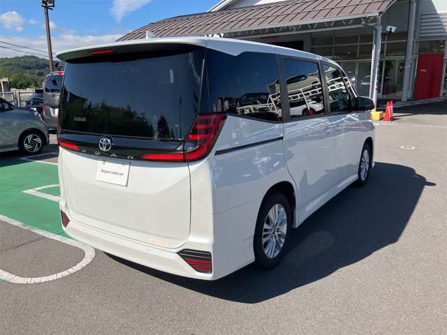 Toyota Noah 9