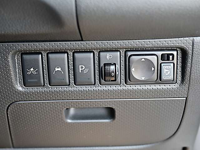 Nissan AD 6