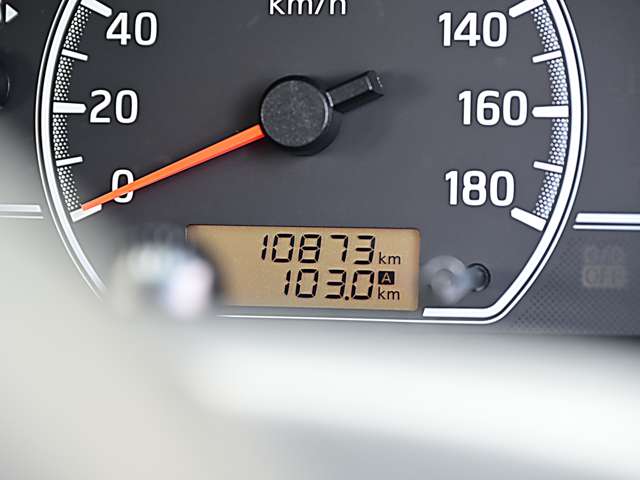 Nissan AD 10
