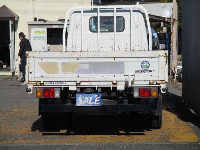 Isuzu Elf 8