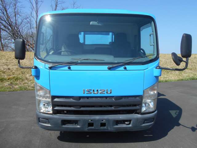 Isuzu Elf 3