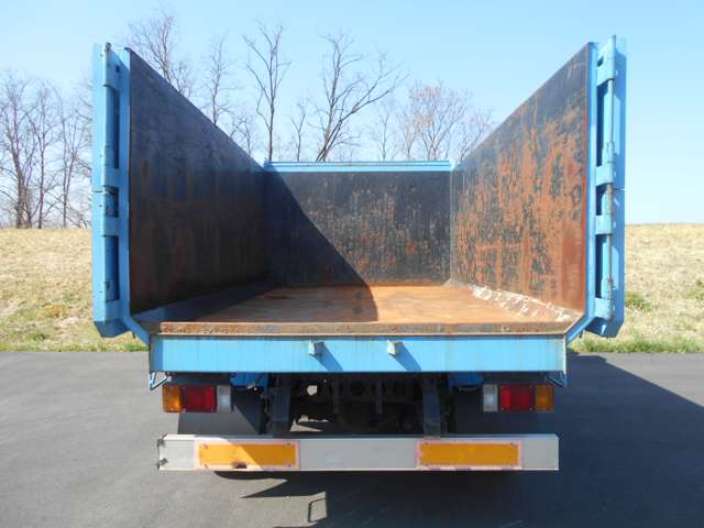 Isuzu Elf 7