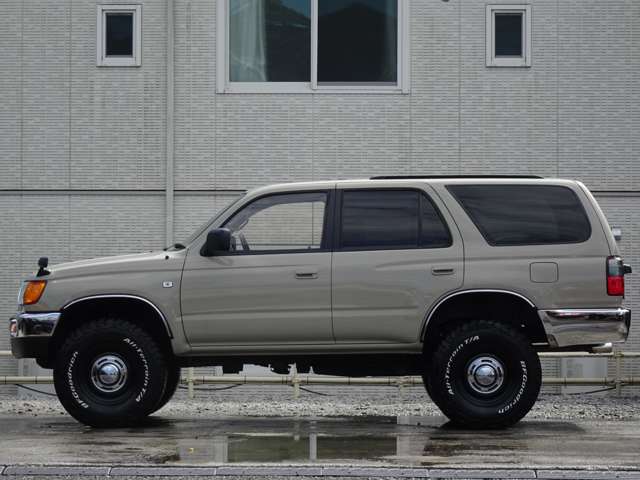 Toyota Hilux Surf 3