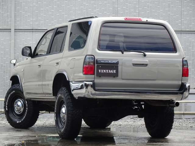 Toyota Hilux Surf 7