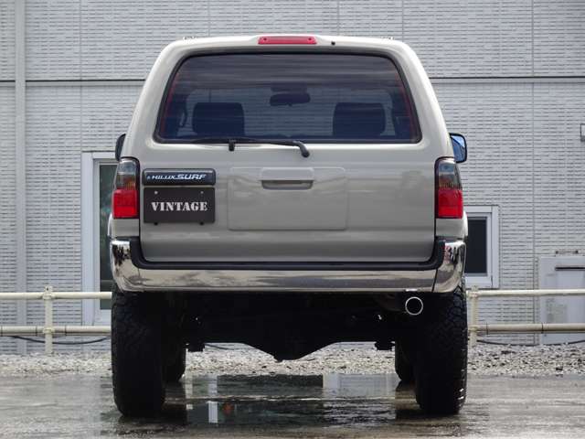 Toyota Hilux Surf 8