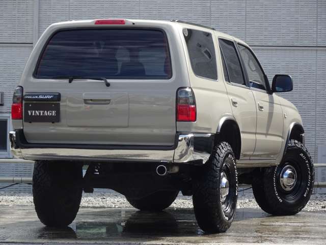 Toyota Hilux Surf 9