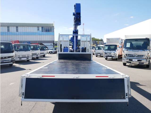 Isuzu Elf 12